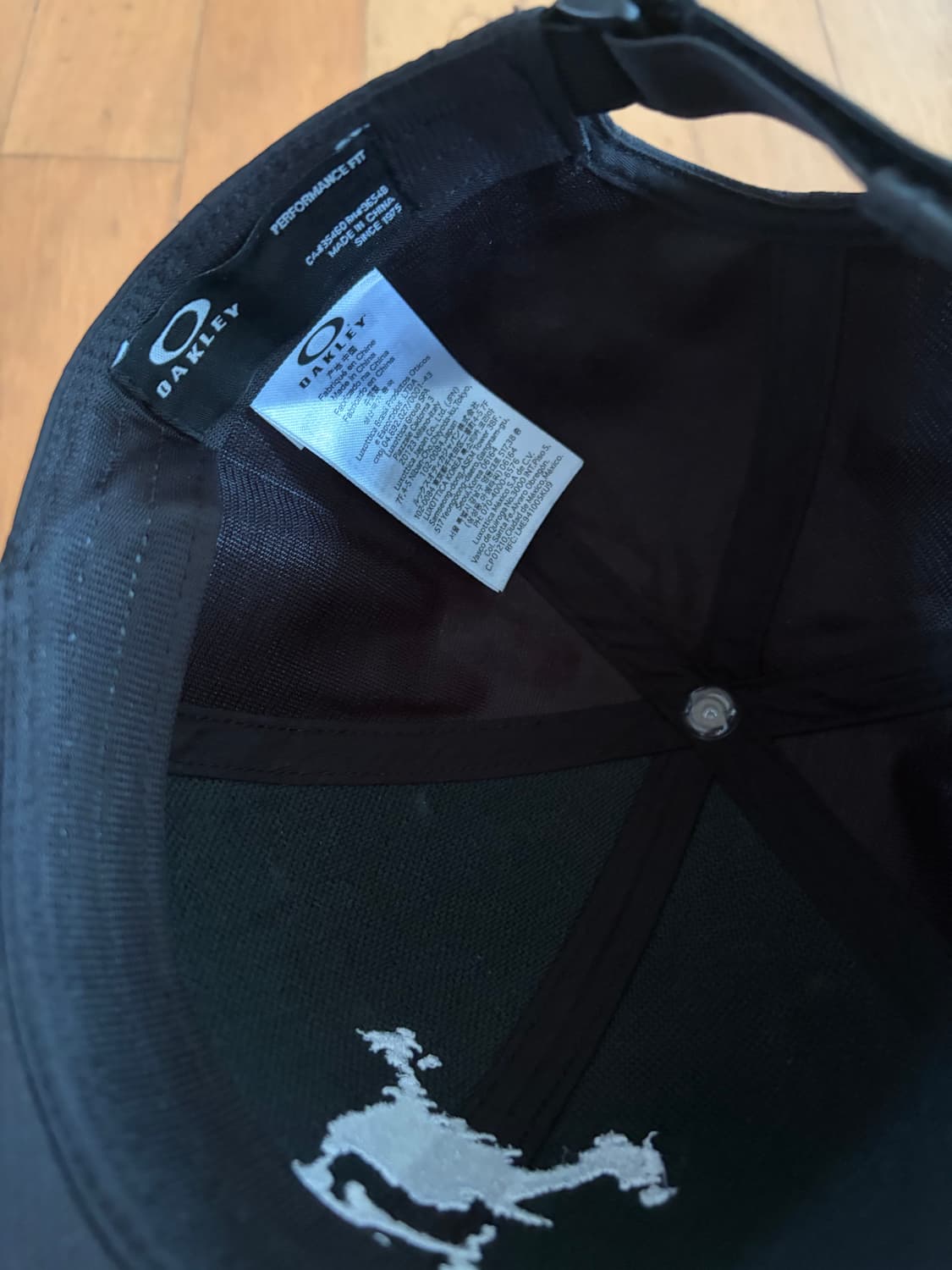 오클리 스컬 스위치 캡 블랙아웃 상품이미지3