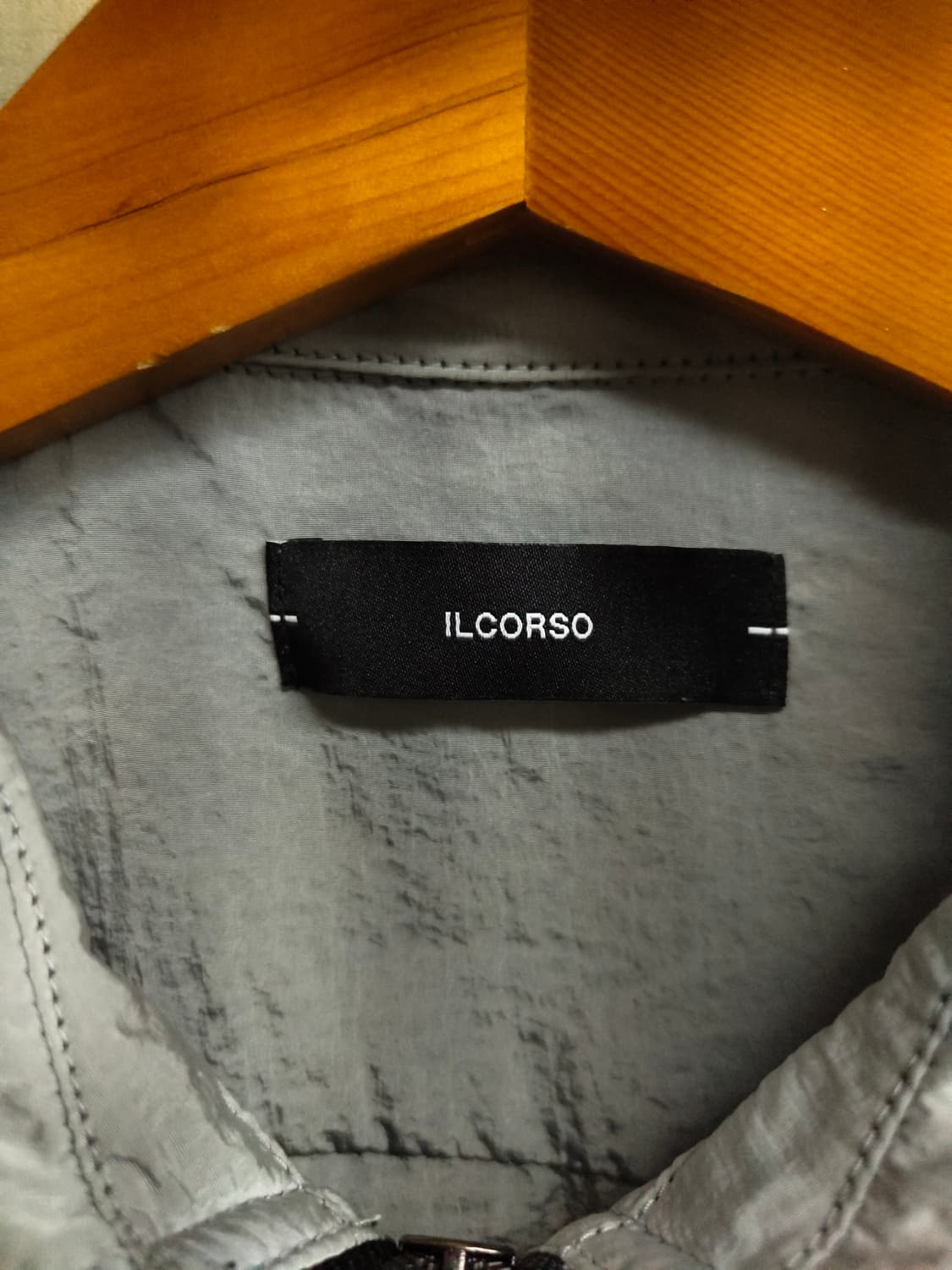 110) ILCORSO 일꼬르소 세미오버핏 그레이 나일론 자켓 팝니다 상품이미지4