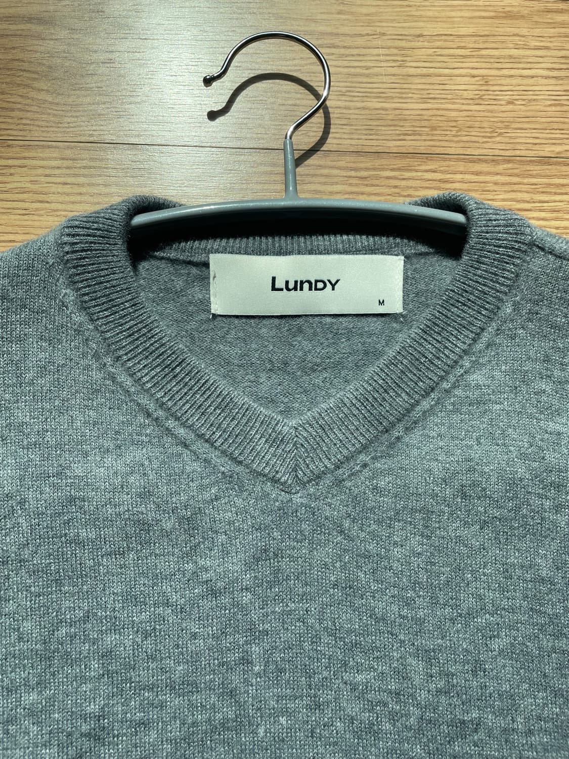 런디 lundy 브이넥 니트 m 상품이미지2