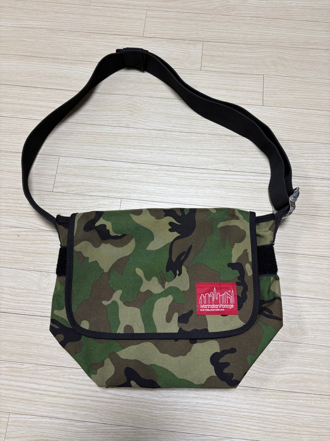 맨하탄 포티지 카모 메신저백 상품이미지1