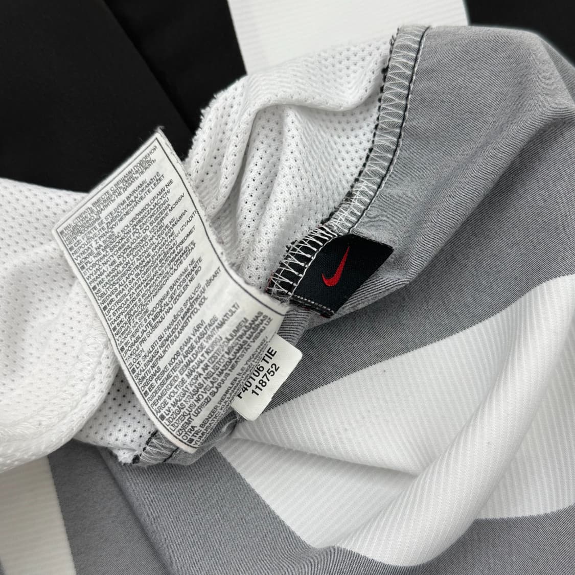 04-05 유벤투스 홈 No.11 파벨 네드베드 상품이미지9