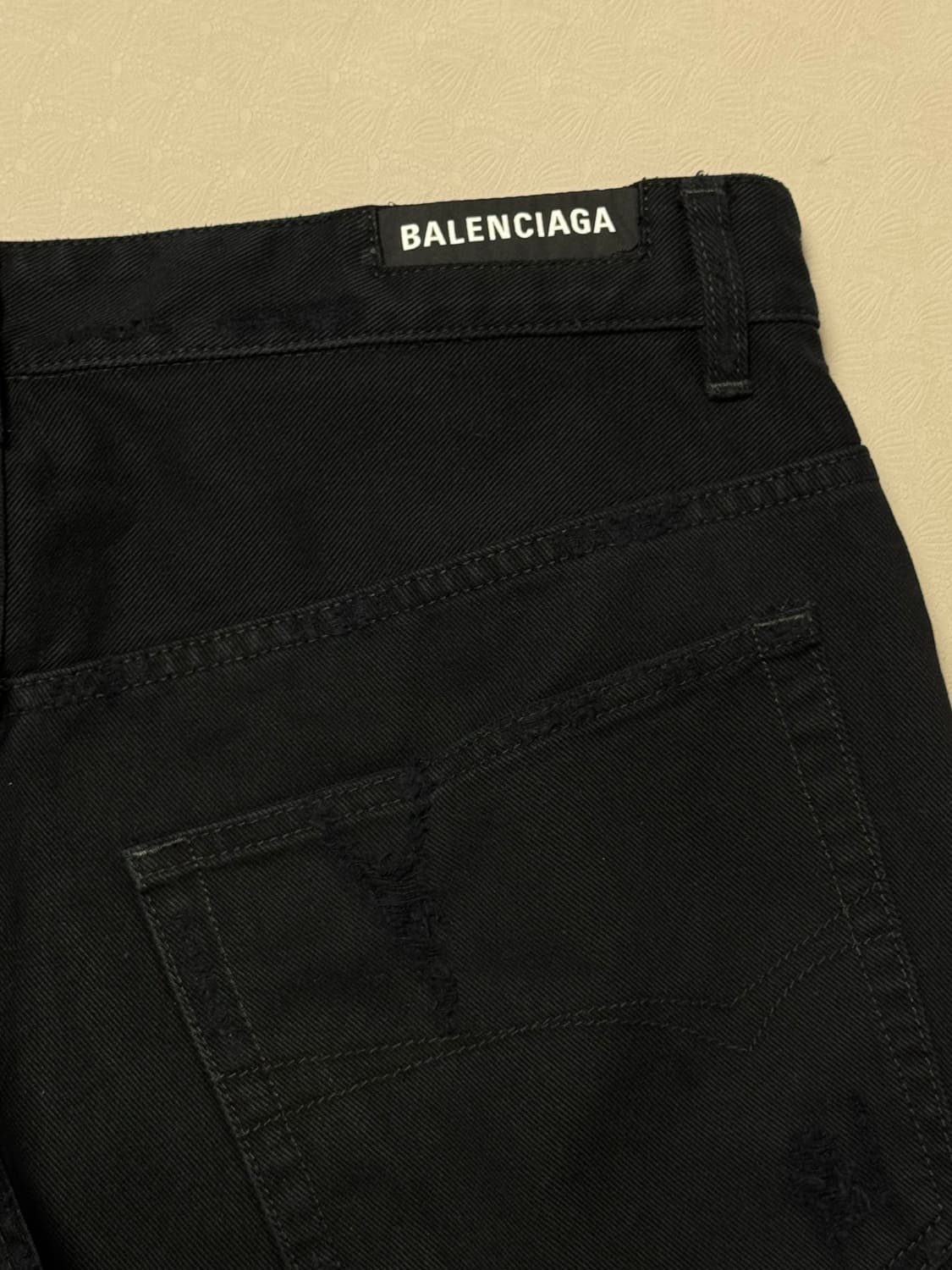 [S] BALENCIAGA 발렌시아가 디스트로이드 데님 쇼츠 블랙 상품이미지5