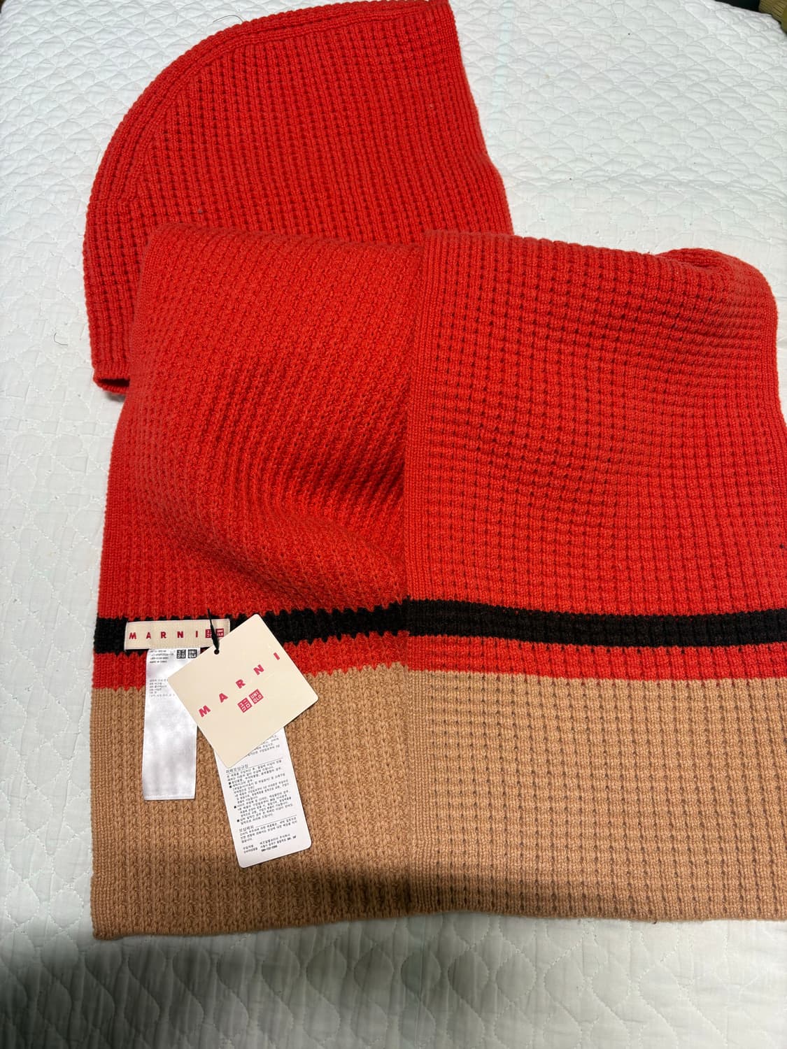 유니클로 마르니 후드 머플러 상품이미지1