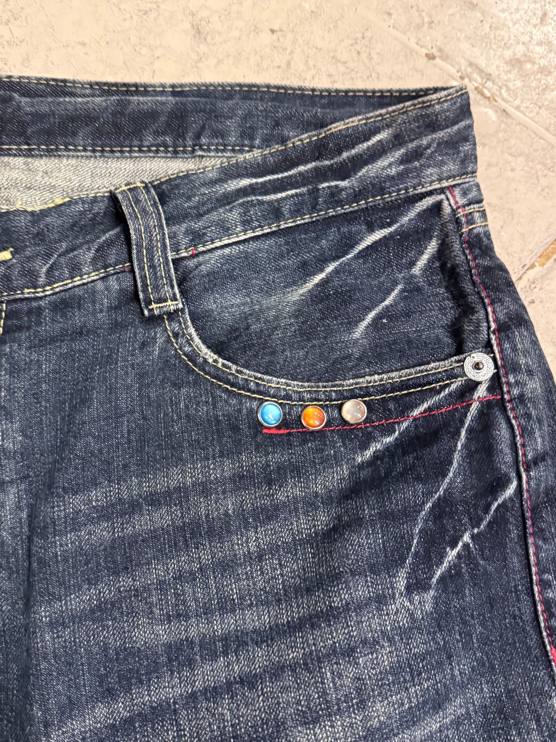 JPN 비즈 스컬 자수 워싱 데님팬츠  상품이미지5