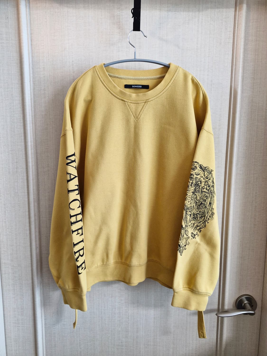 송지오옴므 자수 맨투맨 머스타드 50 상품이미지1