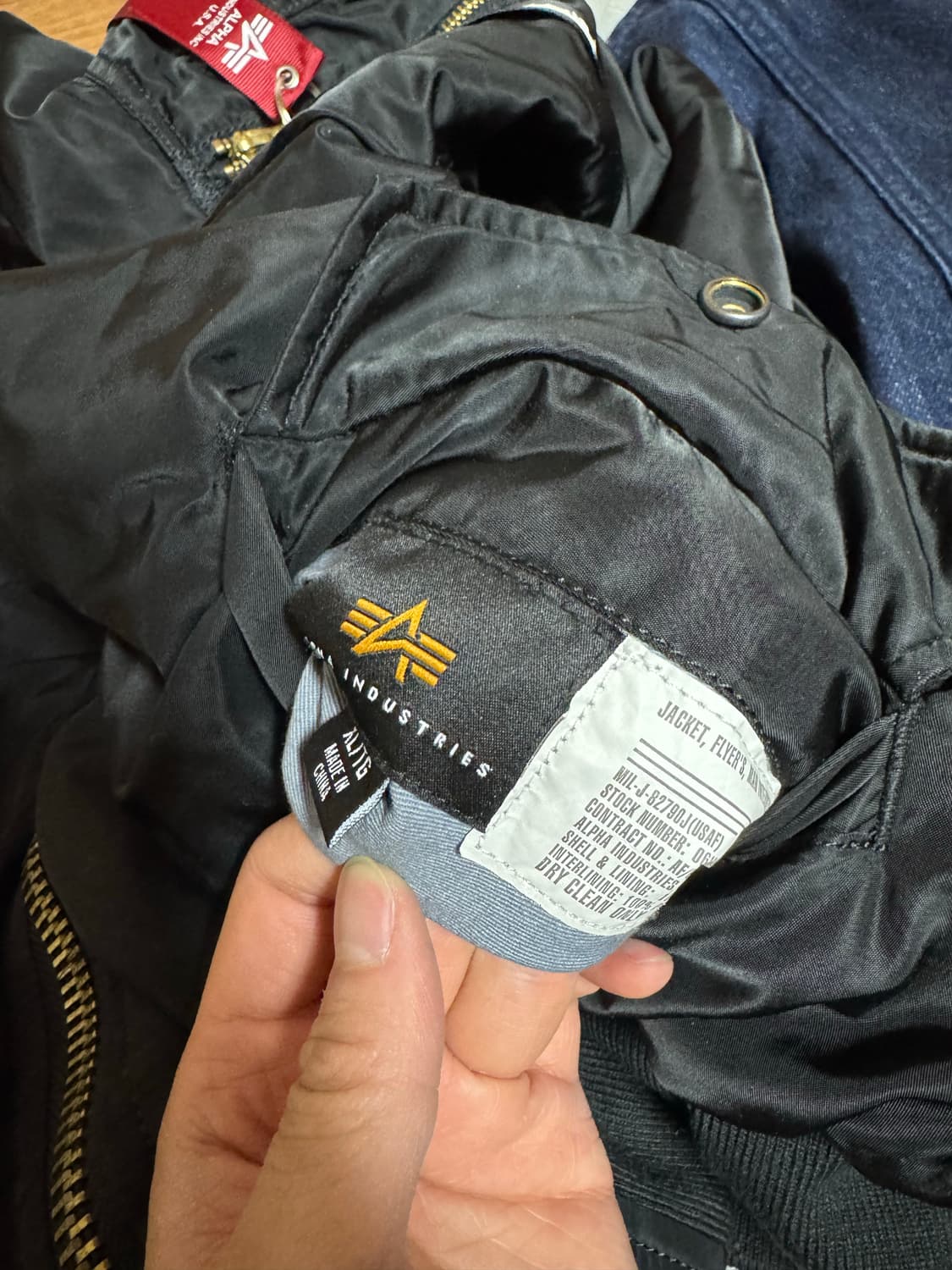 알파인더스트리 Ma-1 (xl사이즈) 상품이미지4