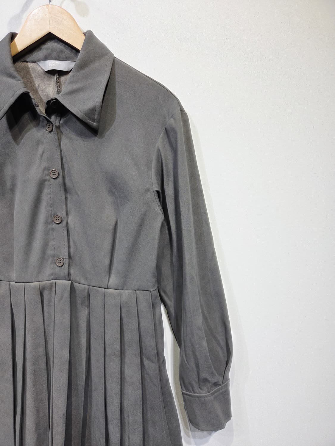 에잇세컨즈 그레이 플리츠 미니 원피스_S 상품이미지4