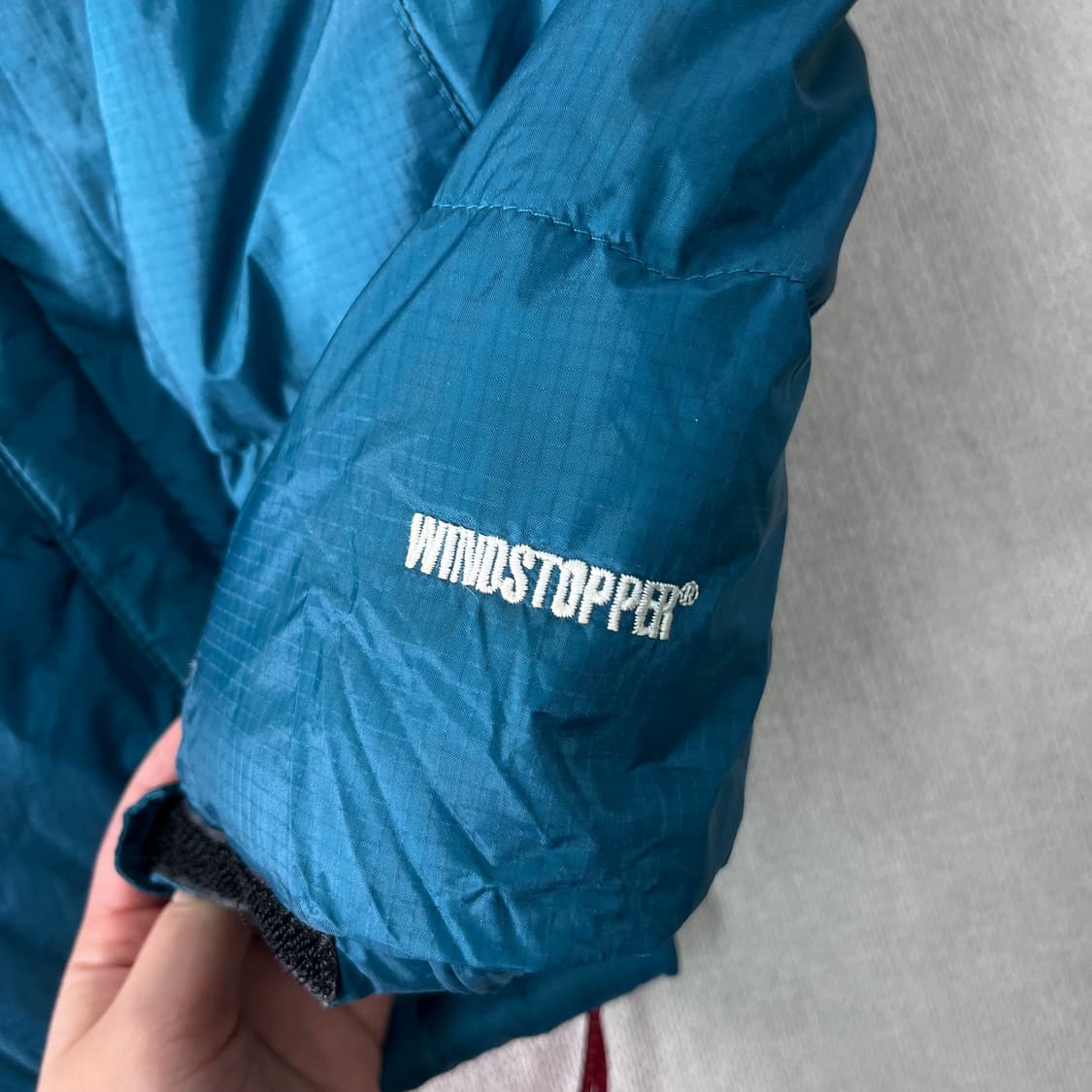 105 노스페이스 서밋시리즈 윈드스토퍼 700 드롭 블루 패딩 상품이미지6