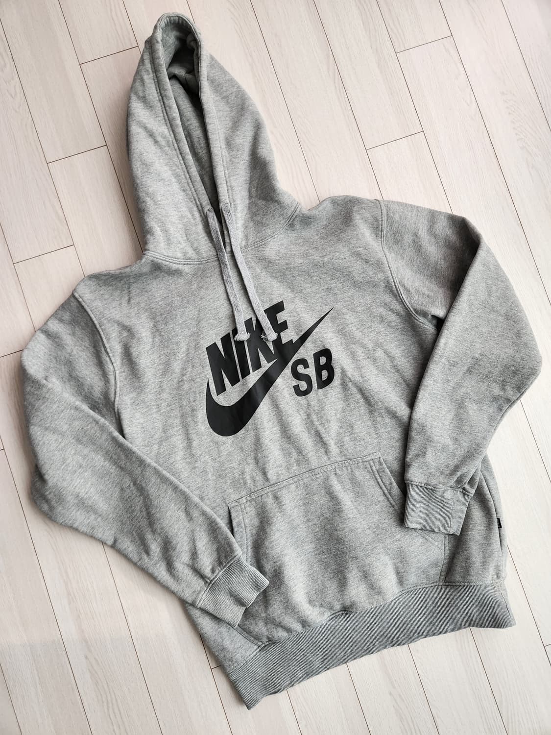 나이키 공용 SB 스우시 기모 후드티셔츠 그레이 사이즈L

로고까짐 없어 상품이미지2