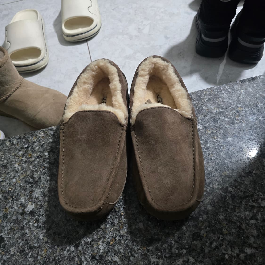 어그 모카신 270 상품이미지1