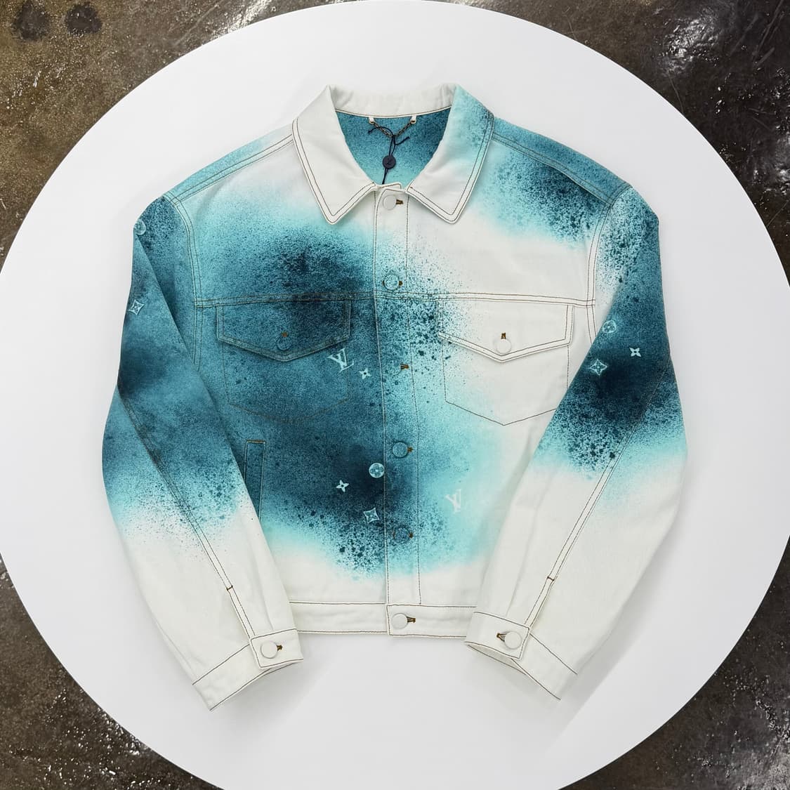{ 50 } 루이비통 스프레이 데님 자켓 상품이미지1