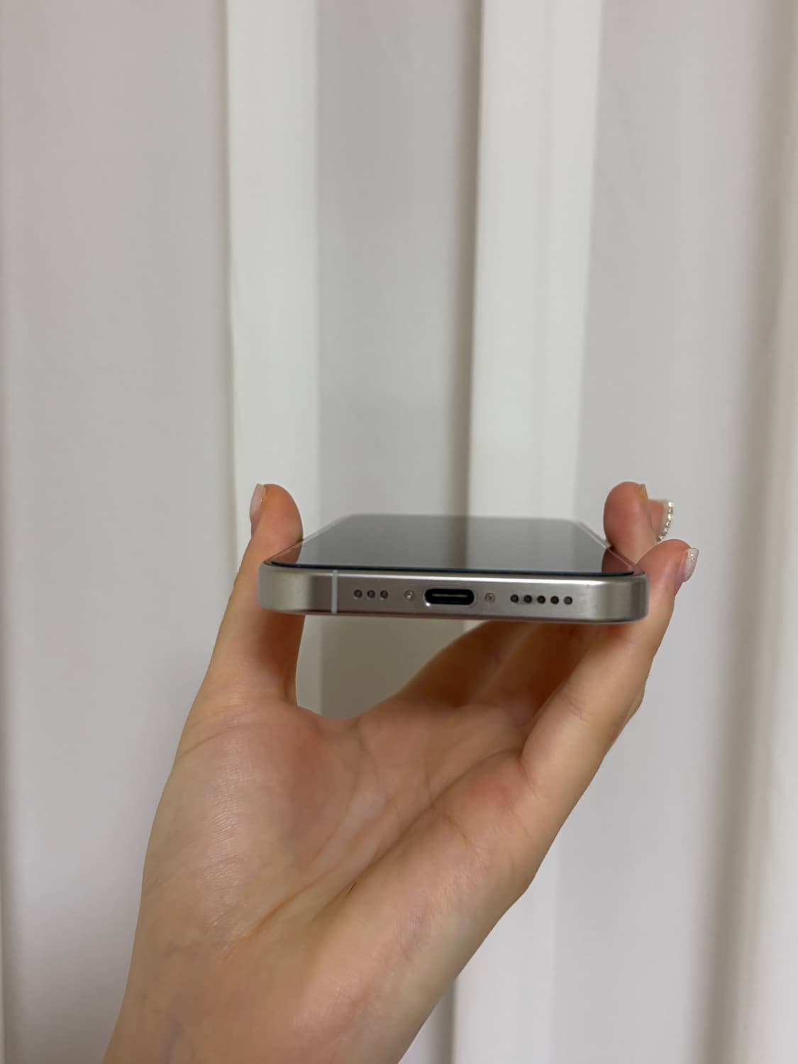 아이폰15pro 화이트티타늄 256gb 상품이미지6