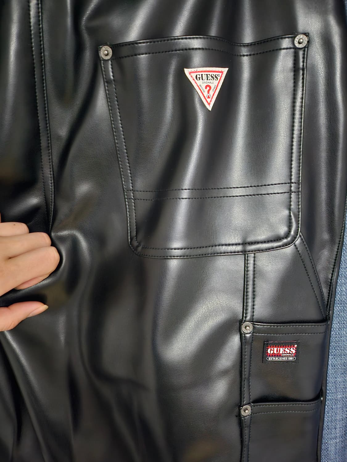 guess /게스 오리지널스 PU 카펜터 팬츠 블랙 상품이미지8