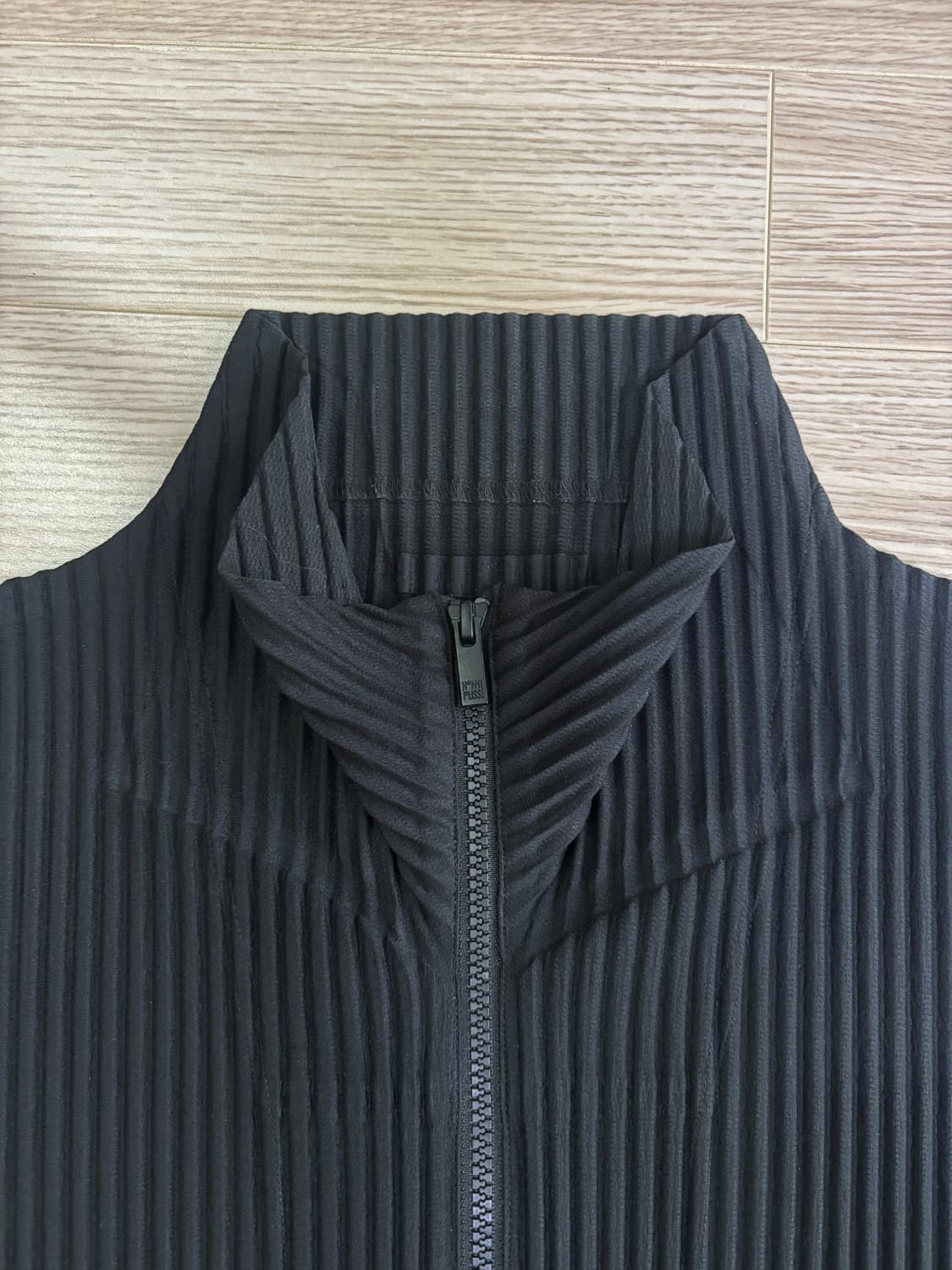 옴므플리세 집업 블랙 - 3size 상품이미지3