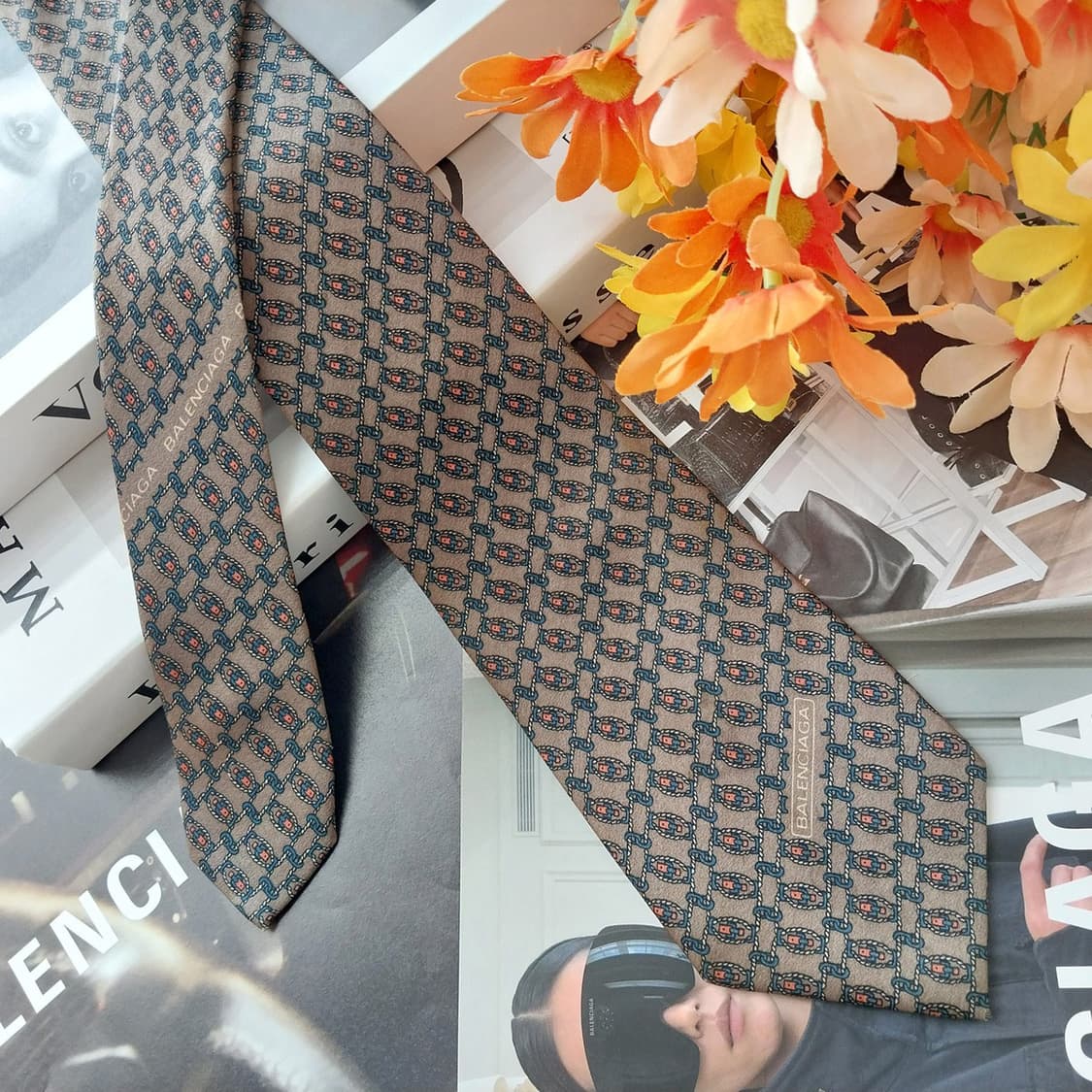 발렌시아가 실크 브라운 패턴 넥타이 7.9cm A등급 K2605
 상품이미지2