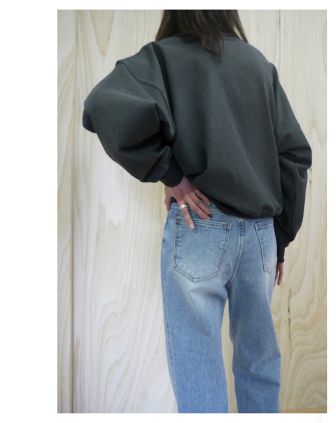 에프터먼데이 로아 맨투맨 tiche cotton mtm 차콜 스웻셔츠 상품이미지3