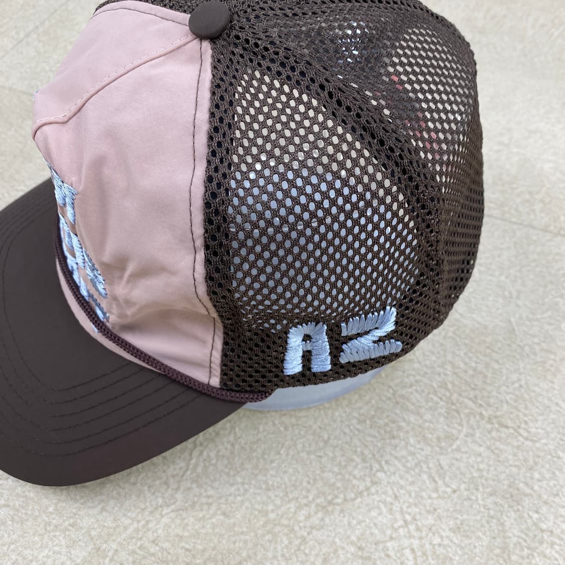  알렉스 조노 x 우즈 뉴 패스 어웨이트 트러커 햇  ﻿ 상품이미지3