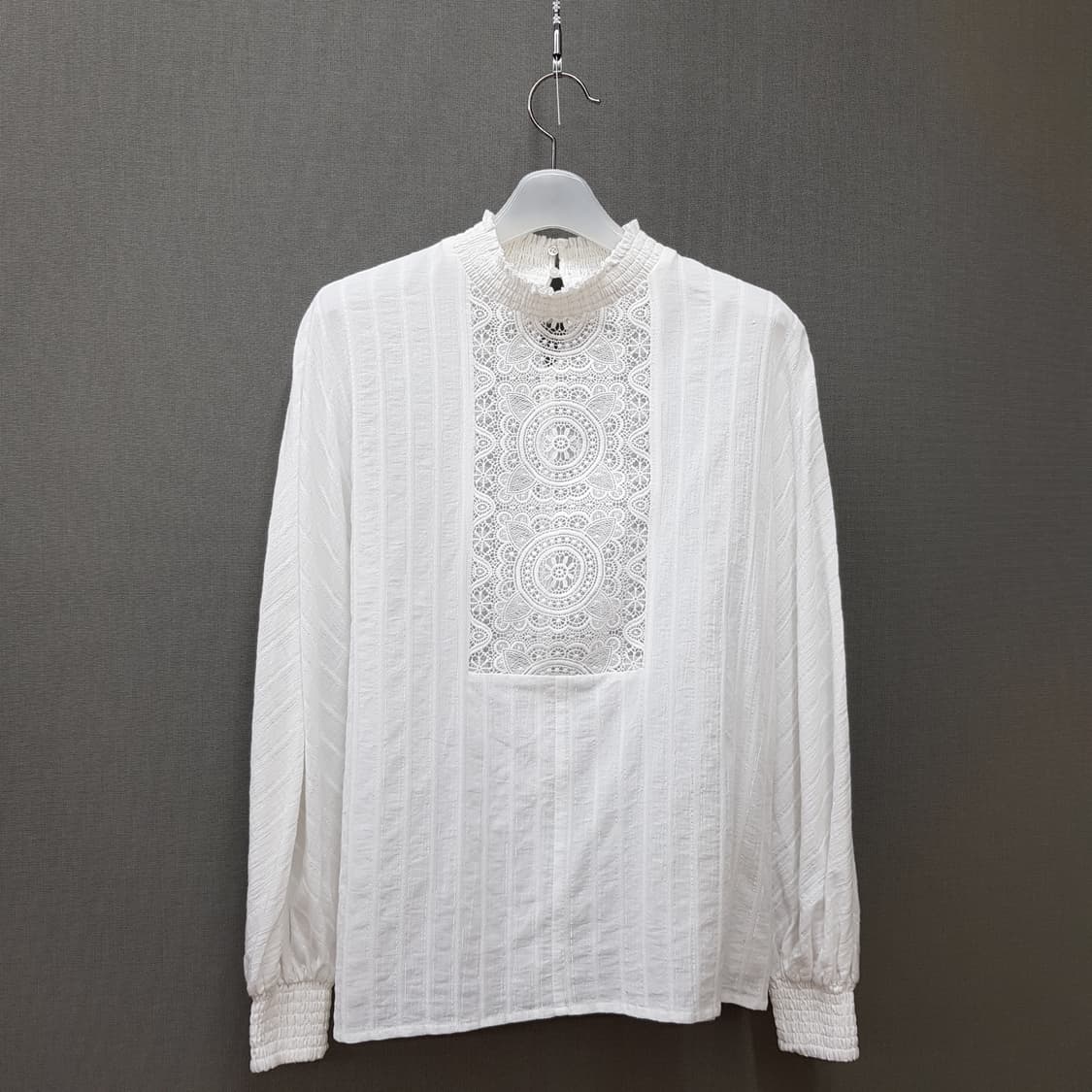 maje 마쥬  에크루 레이스 하이넥 블라우스 1사이즈 상품이미지1