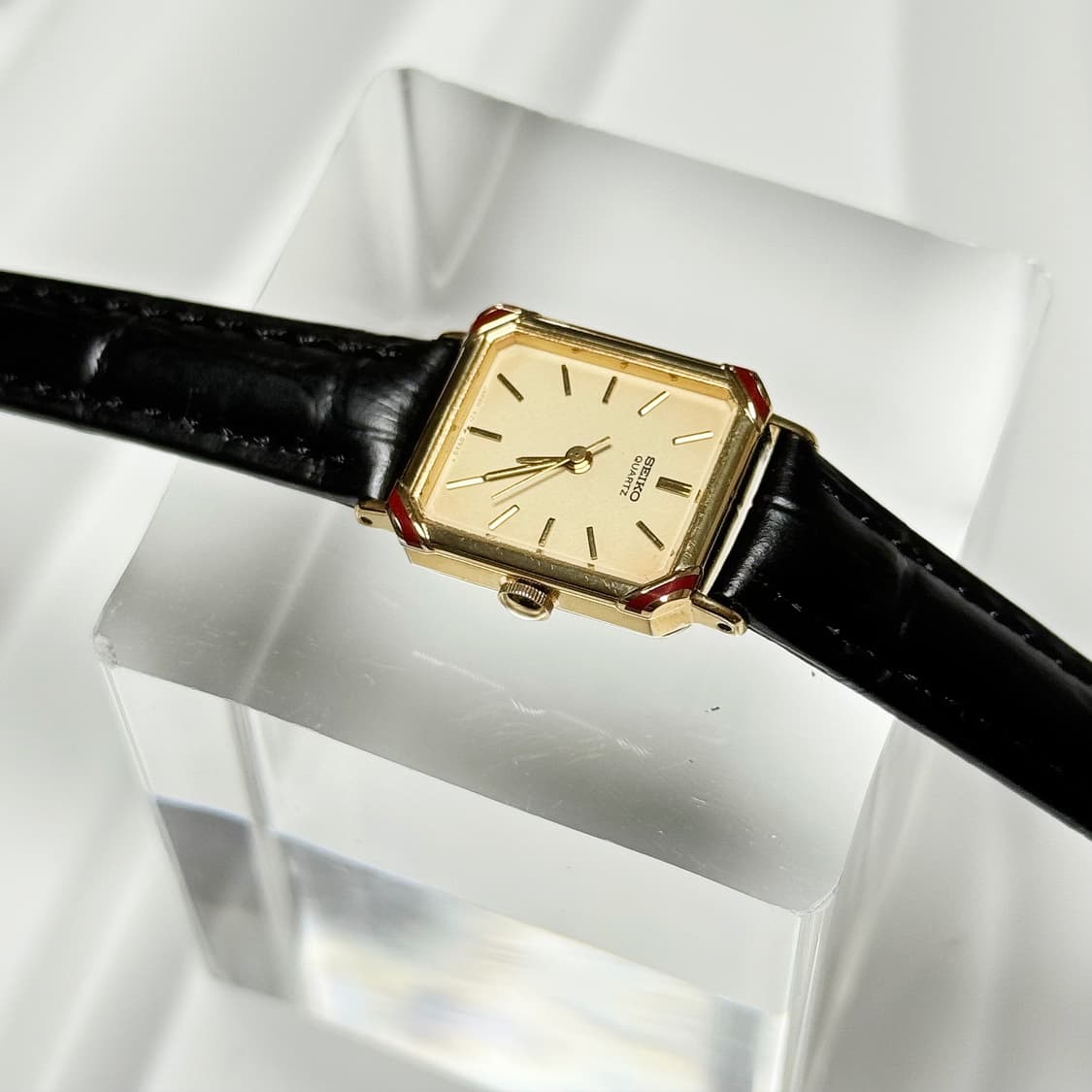 80's90's 빈티지 세이코 사각 탱크 레드 엣지 워치 상품이미지6