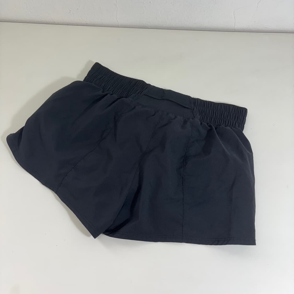 우먼M 나이키런닝 블랙 와이드핏 런닝쇼츠 상품이미지2