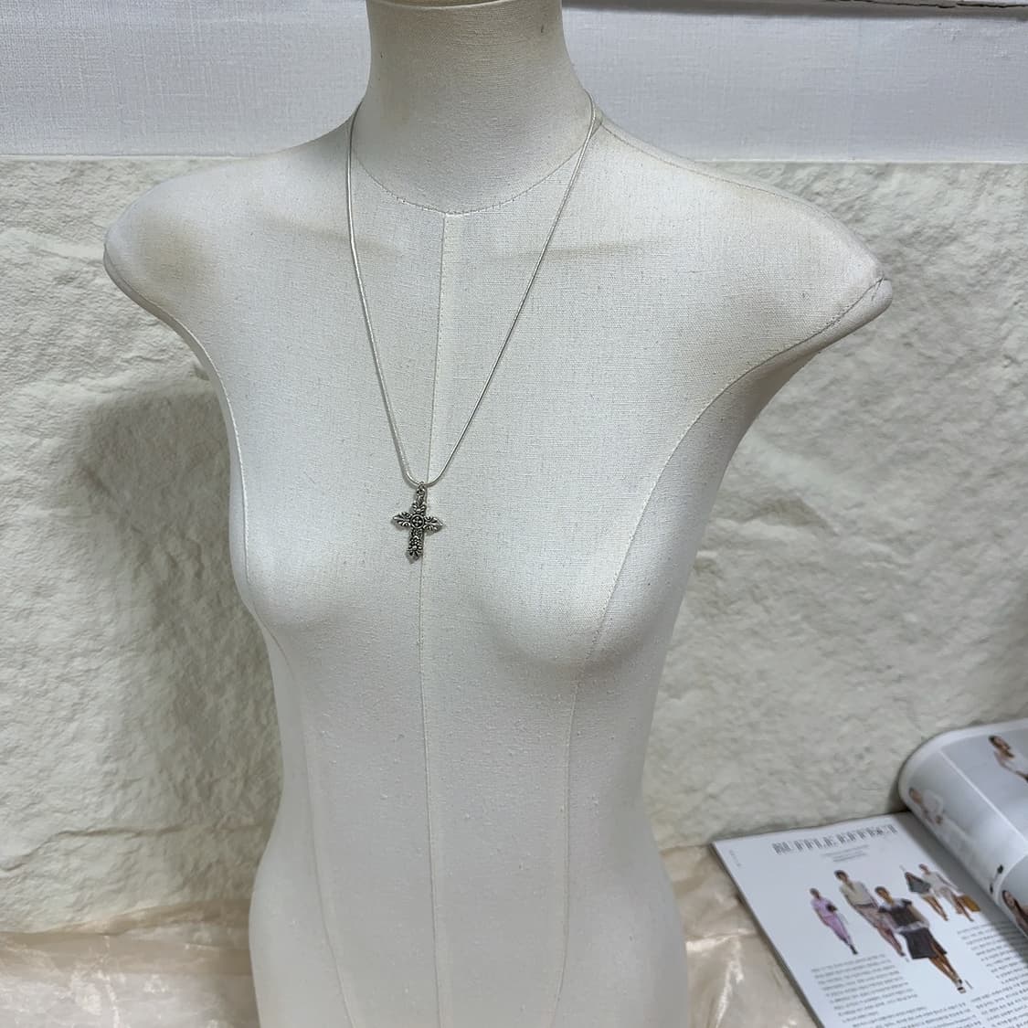 빈티지 스네이크체인 십자가 목걸이 상품이미지1