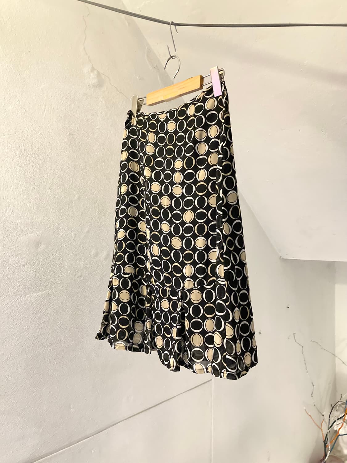 y2k 새틴 프린팅 도트 플레어 스커트 상품이미지4