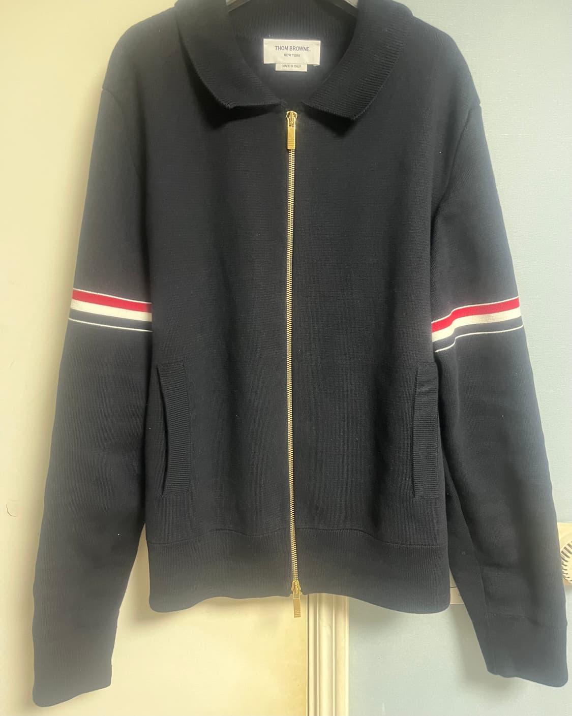 톰브라운  암밴드 폴로 봄버 재킷 네이비 3 사이즈  상품이미지1