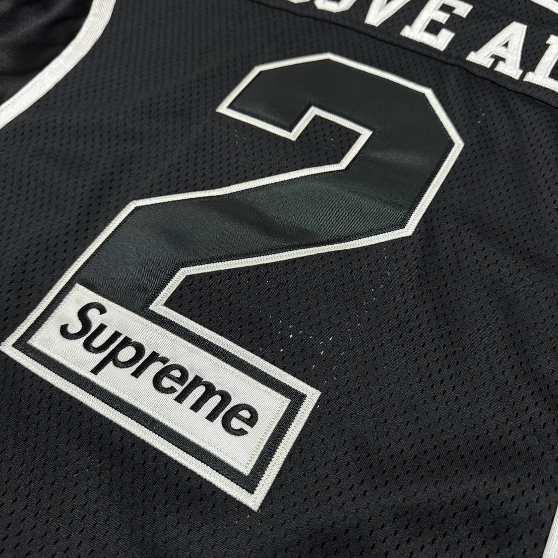 슈프림 21ss week13 블랙컬러 어보브 올 풋볼 매쉬 반팔 상품이미지9