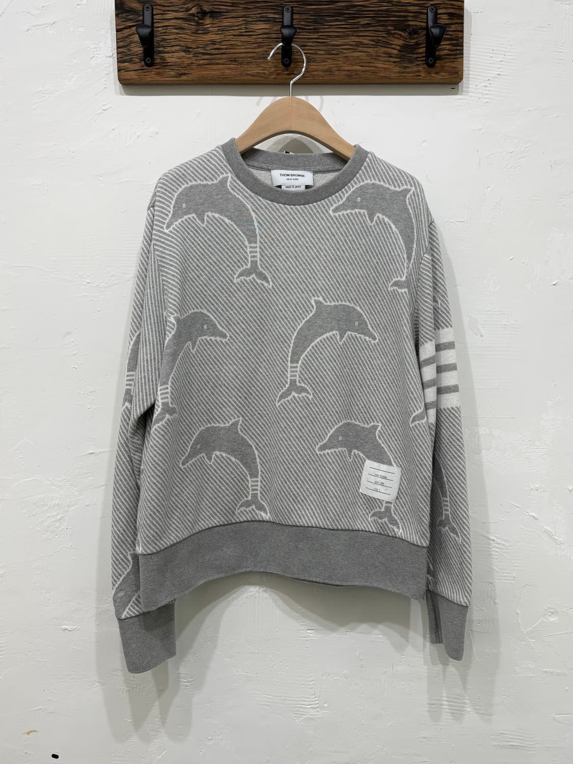 Thom Browne 톰브라운 그레이 돌핀 맨투맨 상품이미지3