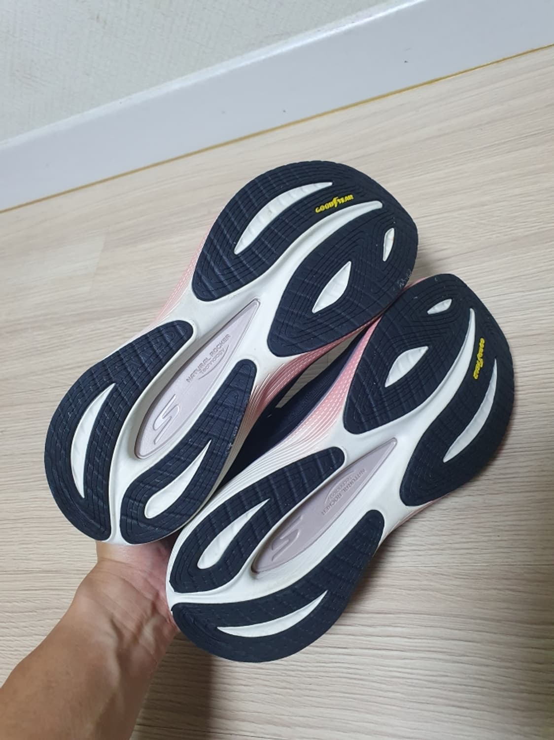 스케쳐스 맥스쿠셔닝 운동화 240 상품이미지7