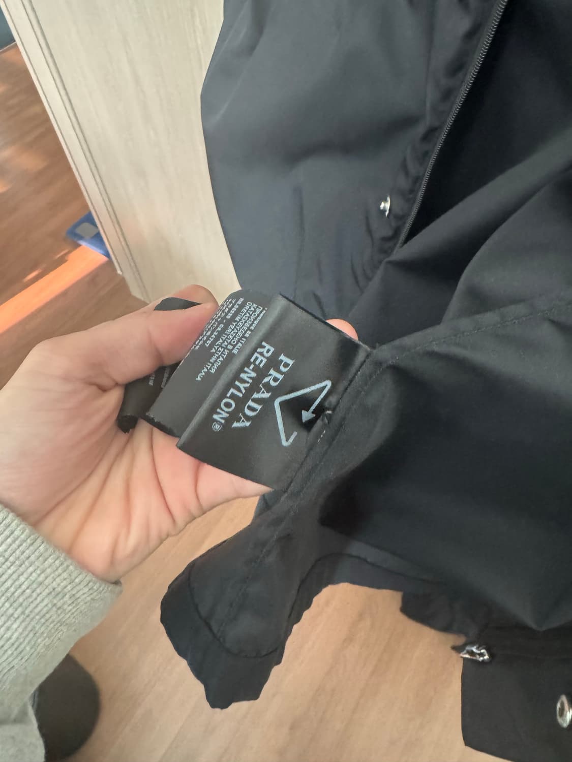 프라다 리나일론 코치자켓 상품이미지3