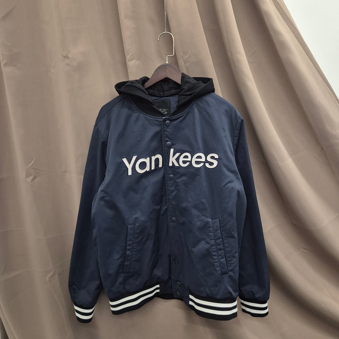 MLB 뉴욕 양키스 빅로고 후드 바시티 자켓 상품이미지1