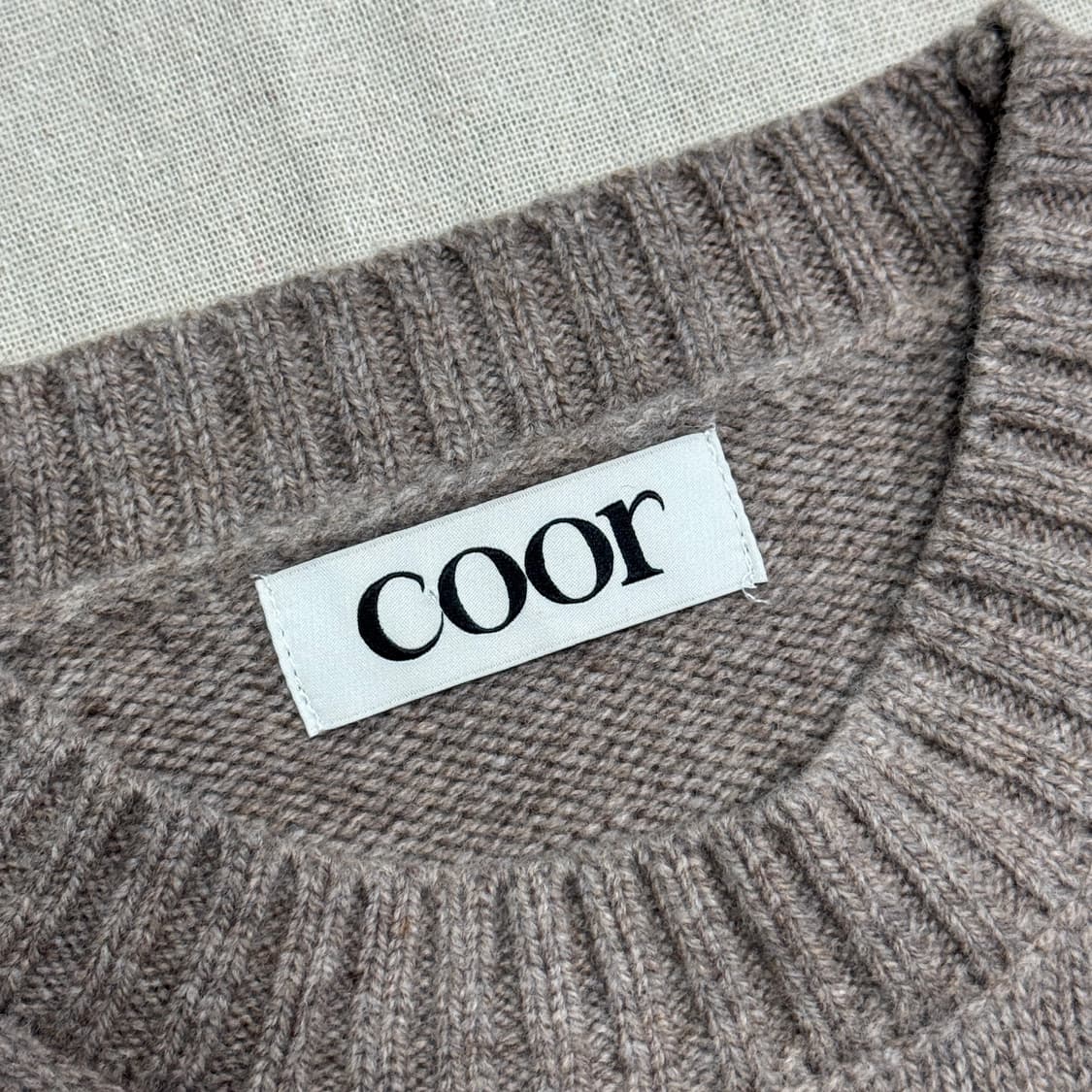 쿠어 라이트브라운 울 크롭 크루넥 니트 L 상품이미지4