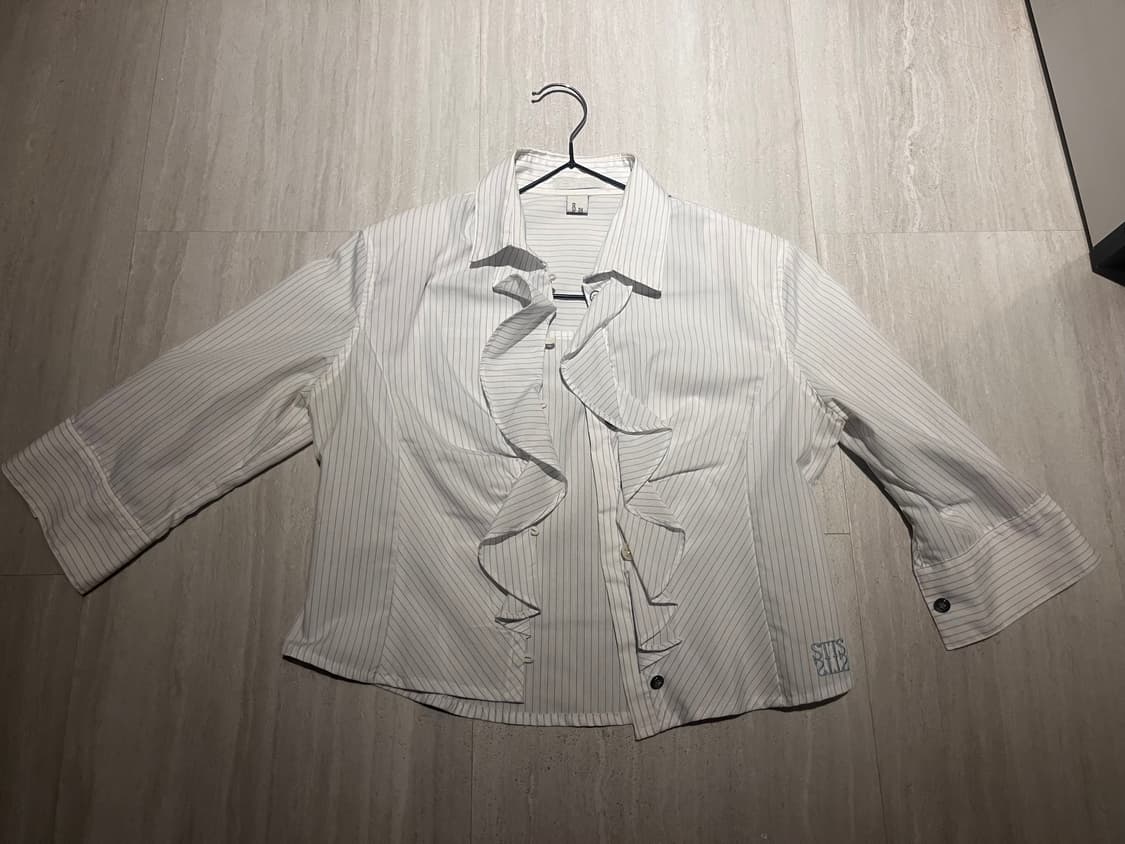 애옹쓰 프릴 셔츠 상품이미지1