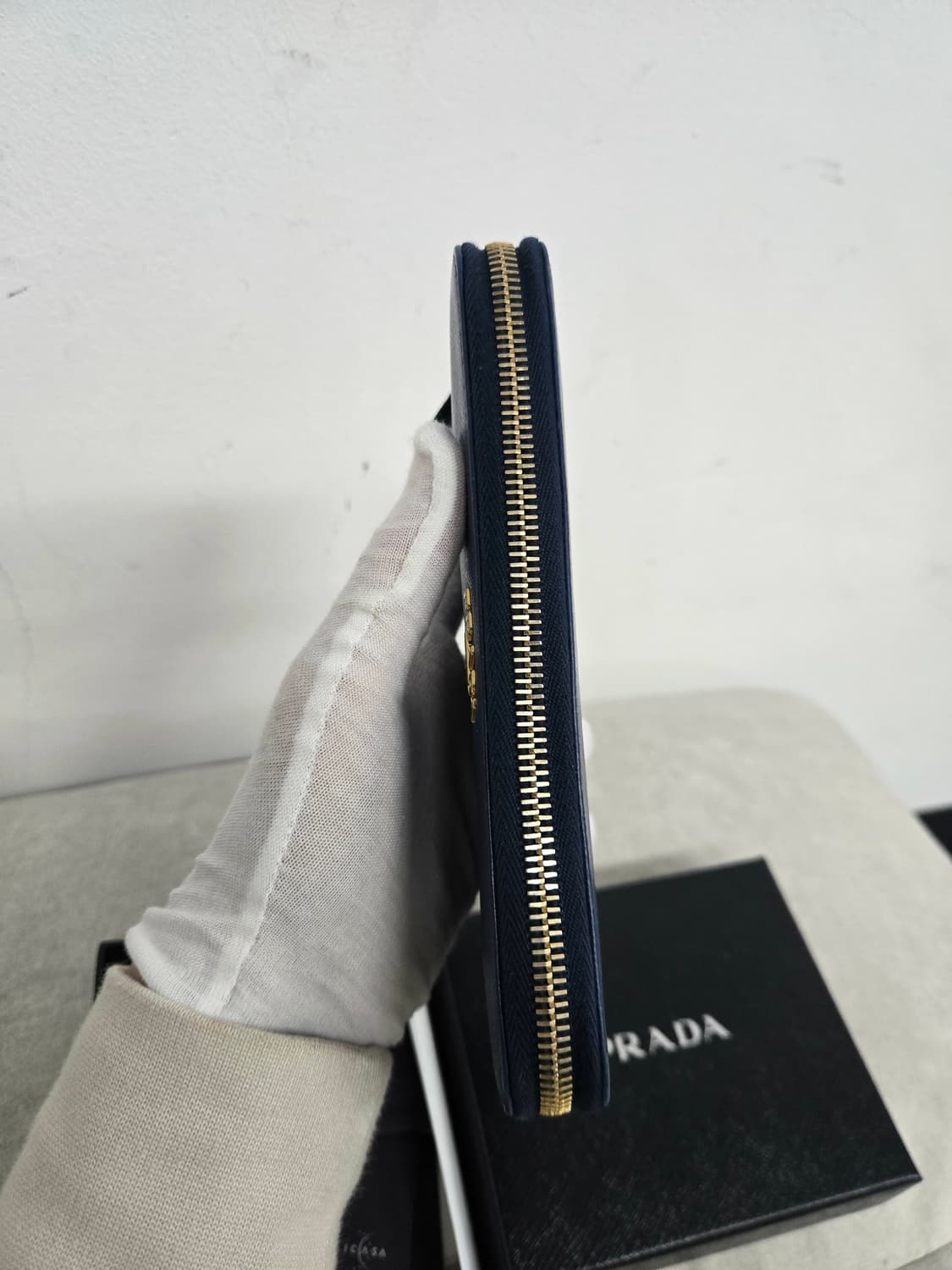 [보증서 정품] 프라다 사피아노 지퍼 장지갑 상품이미지2