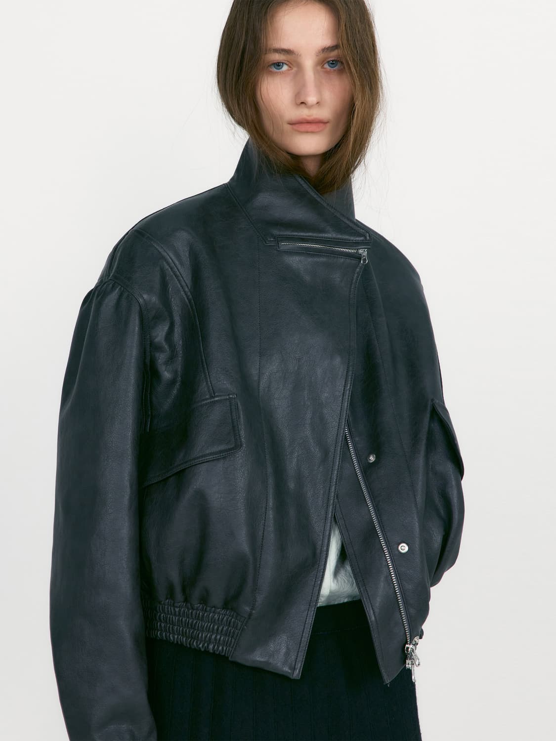 로우클래식 레더 숏 자켓 블랙 s 사이즈 구해요 상품이미지2