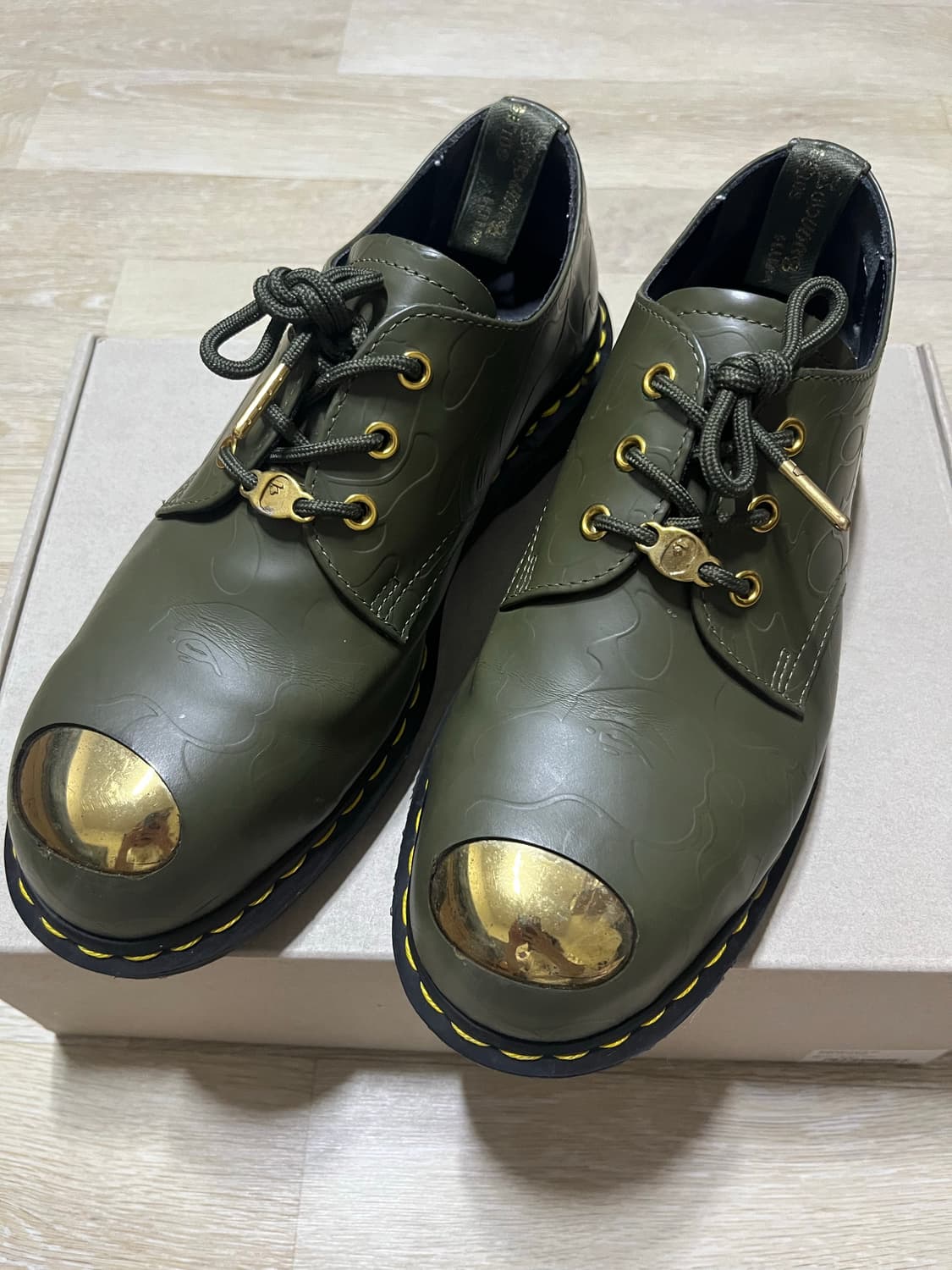 닥터마틴x베이프 1461 올리브 카키 상품이미지1