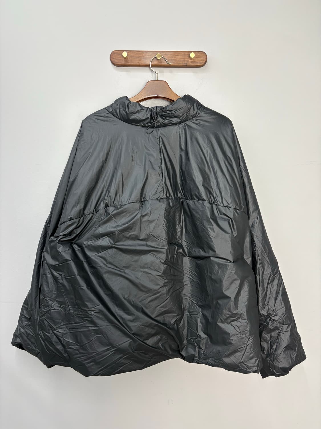 이지갭 엔지니어바이 발렌시아가 모크넥 풀오버 퍼퍼 블랙 A3300 상품이미지4