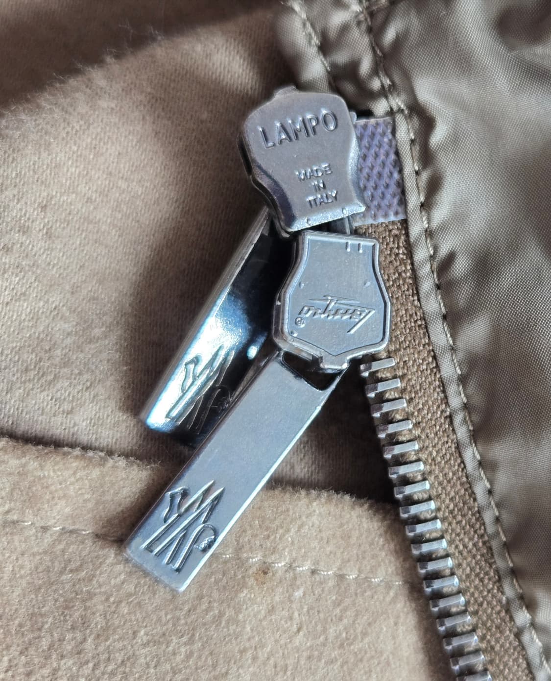 몽클레어 코듀류이 패딩 코트 상품이미지8