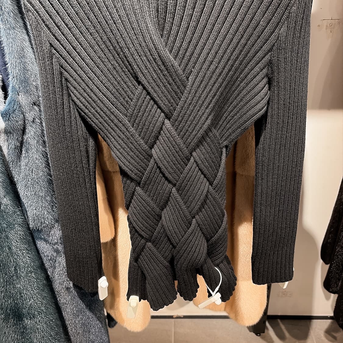 (정품/새상품) 보테가베네타 여성 블랙 울 인트레치아토 니트  상품이미지2