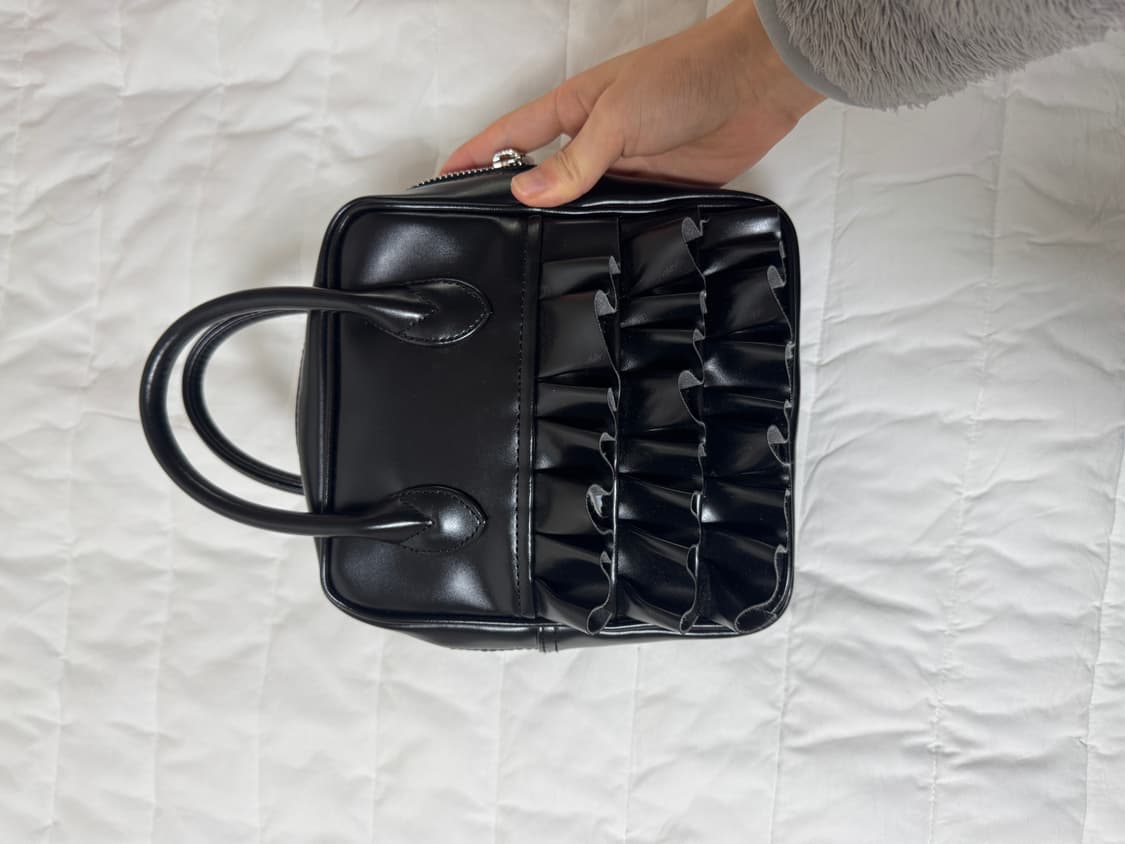 꼼데가르송 프릴백 상품이미지1