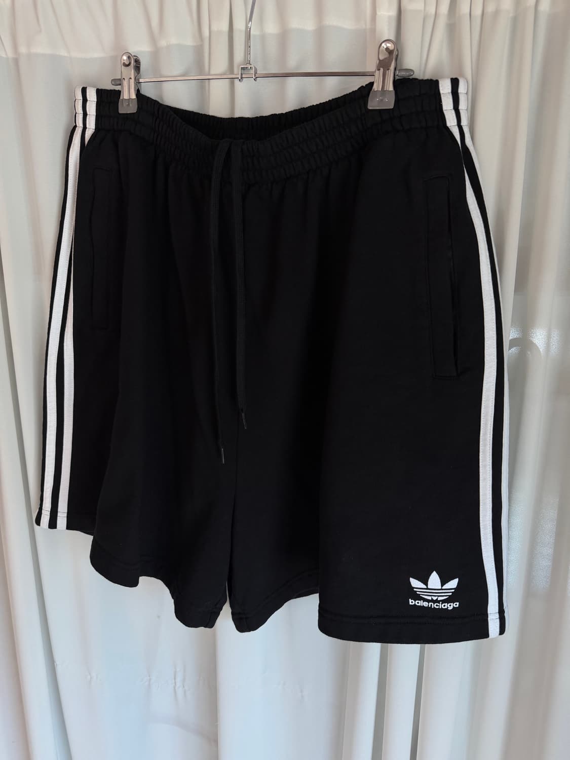 발렌시아가 adidas플리스 라지 쇼츠 반바지 상품이미지1