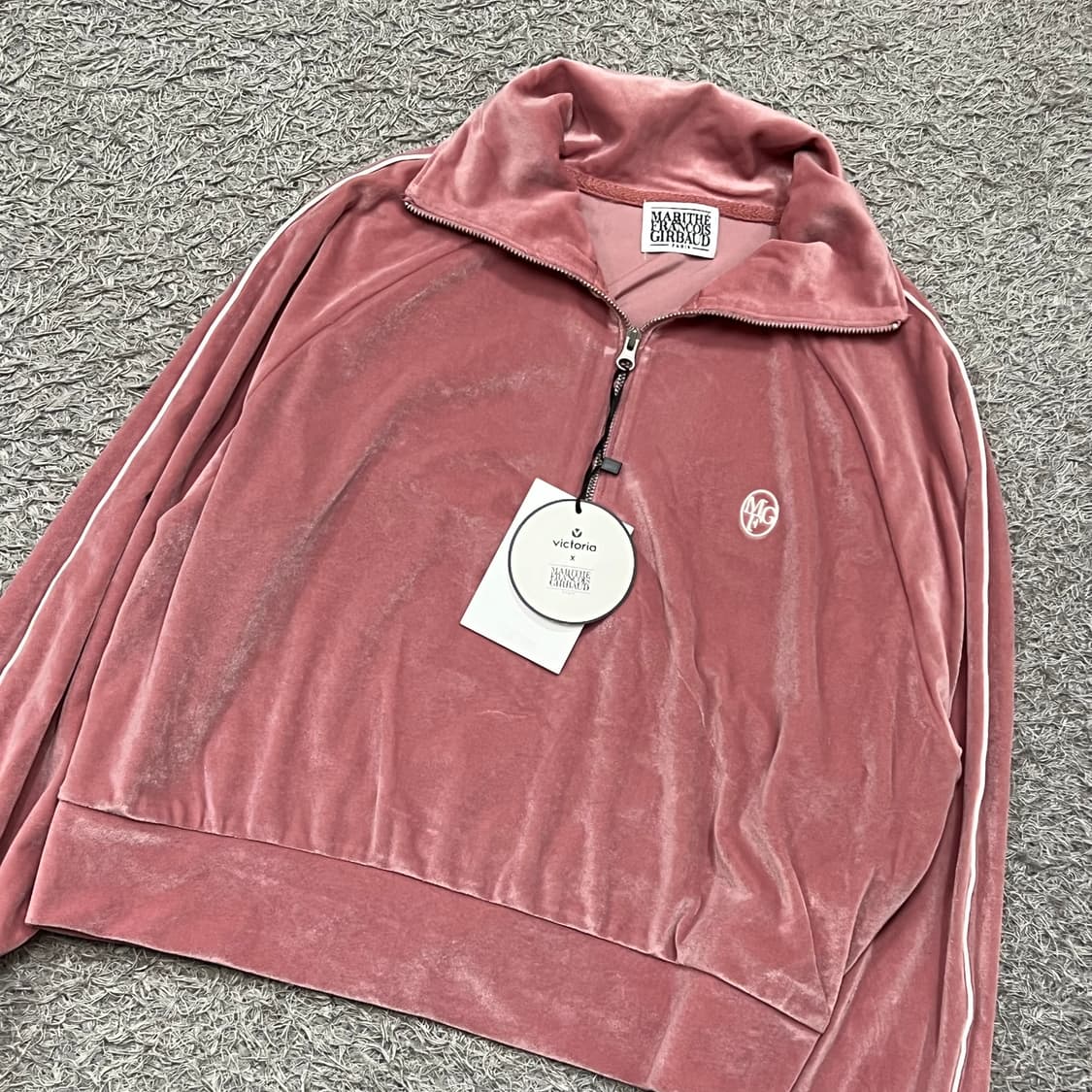 [우먼9095] 빅토리아슈즈x마리떼프랑소와저버 반집업 벨벳 맨투맨(새상품 상품이미지1