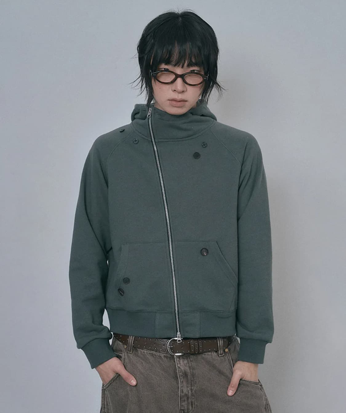 엠오오 다이애그널 버튼 후드집업 - 다크그레이 상품이미지1