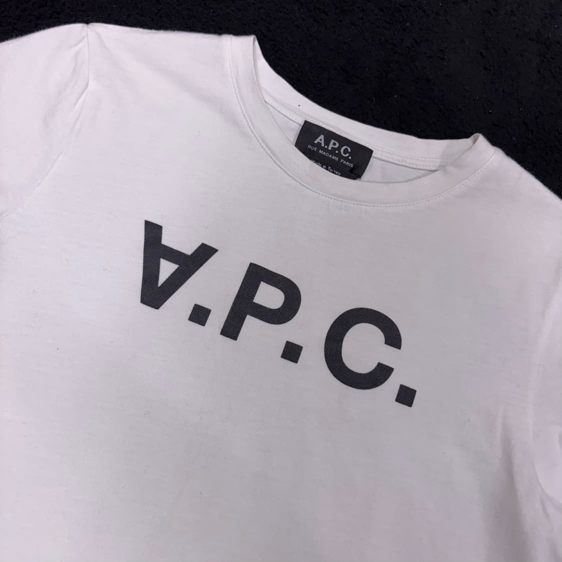 우먼XS A.P.C. 아페쎄 화이트 빅로고 반팔티 상품이미지3