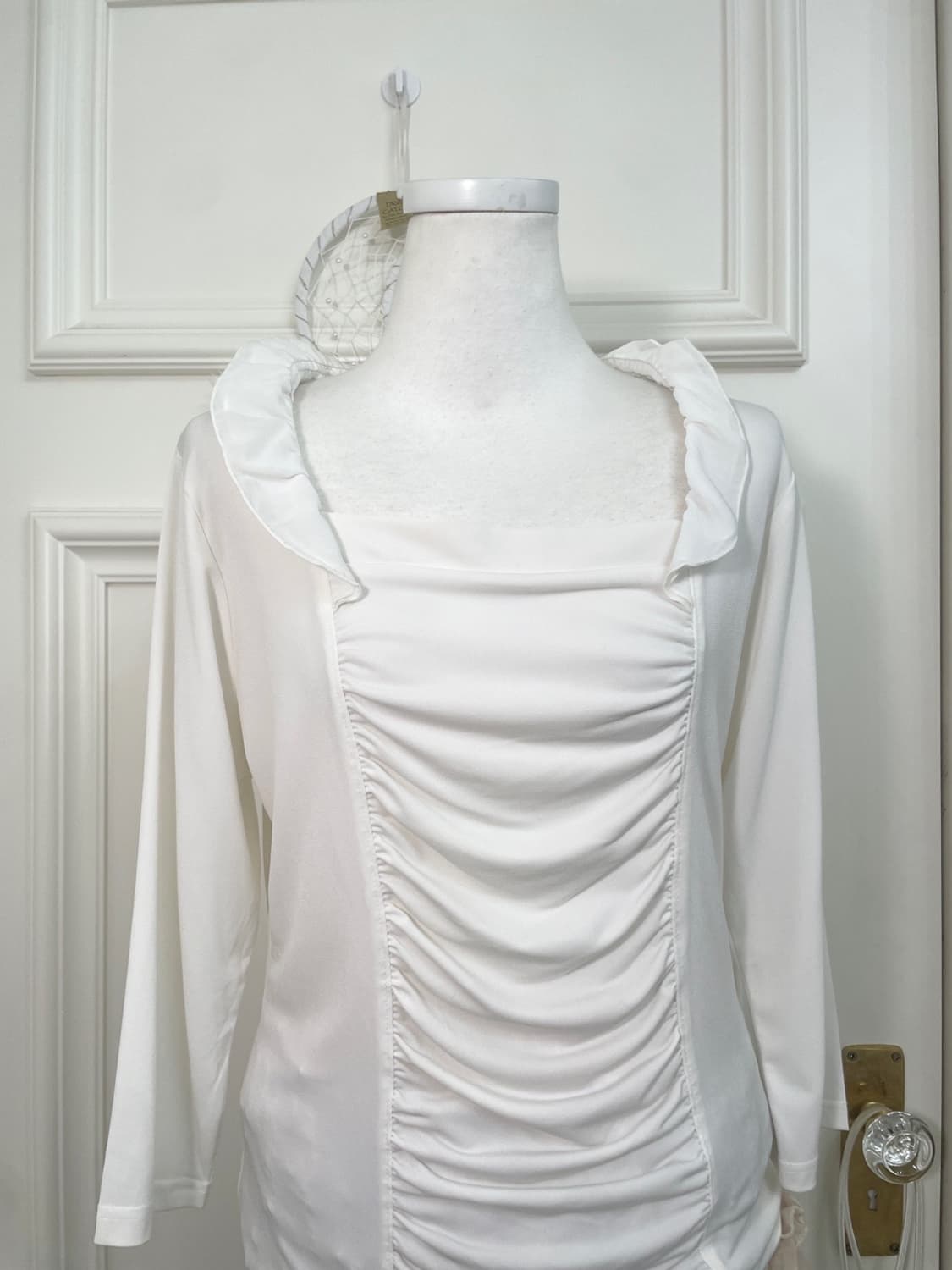 white shirring ruffle top(size-L)  상품이미지5