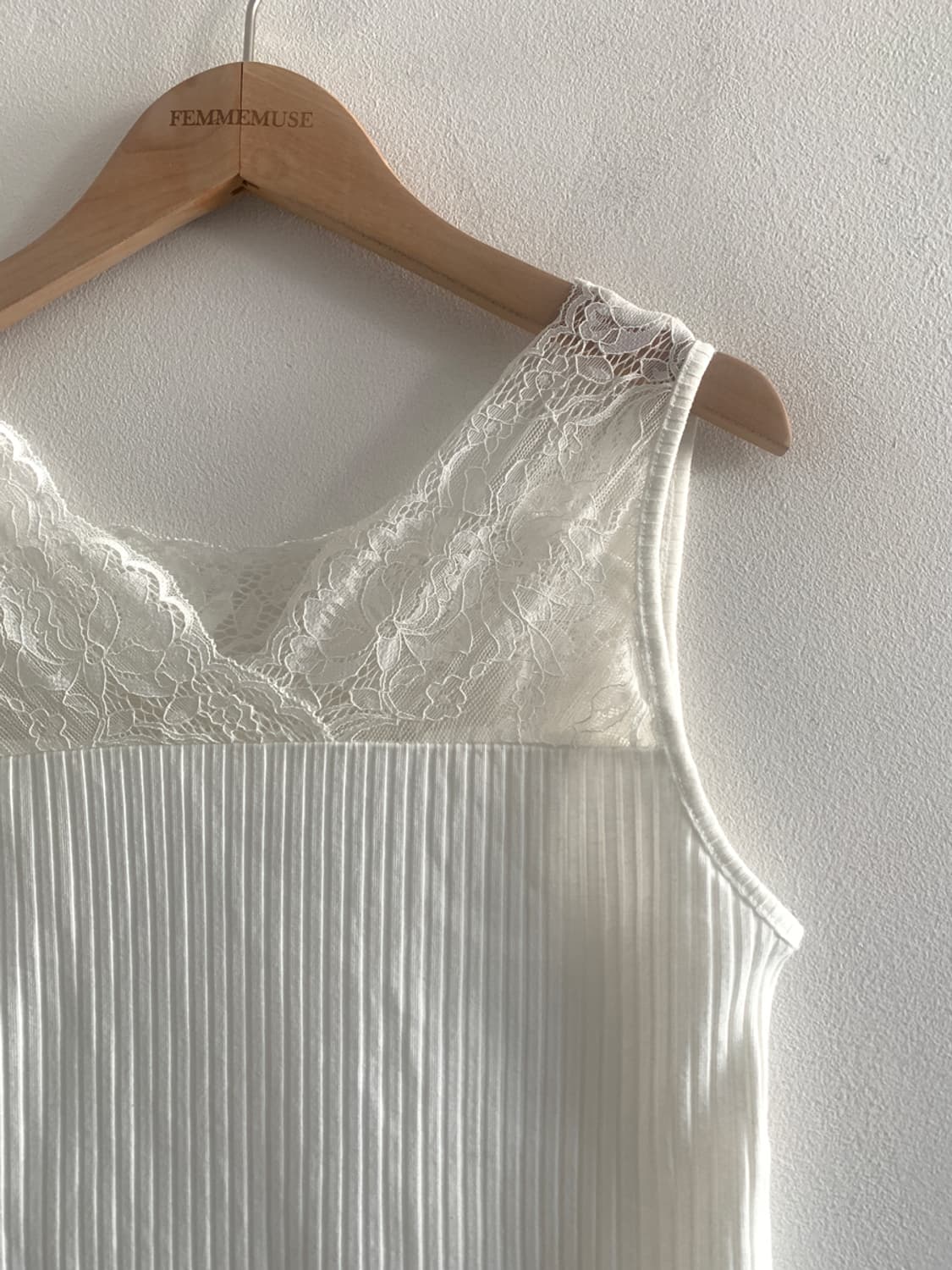 Lace v neck sleeveless top(ivory) 상품이미지3