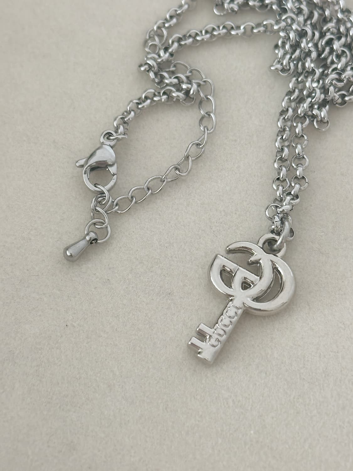 구찌 키 팬던트 실버 목걸이 상품이미지4