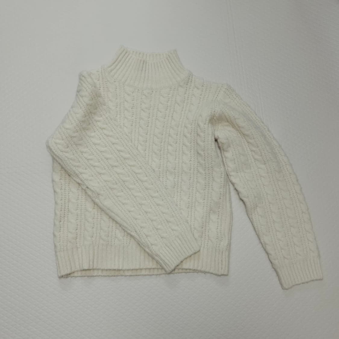 하프넥 케이블 니트 아이보리s 상품이미지1
