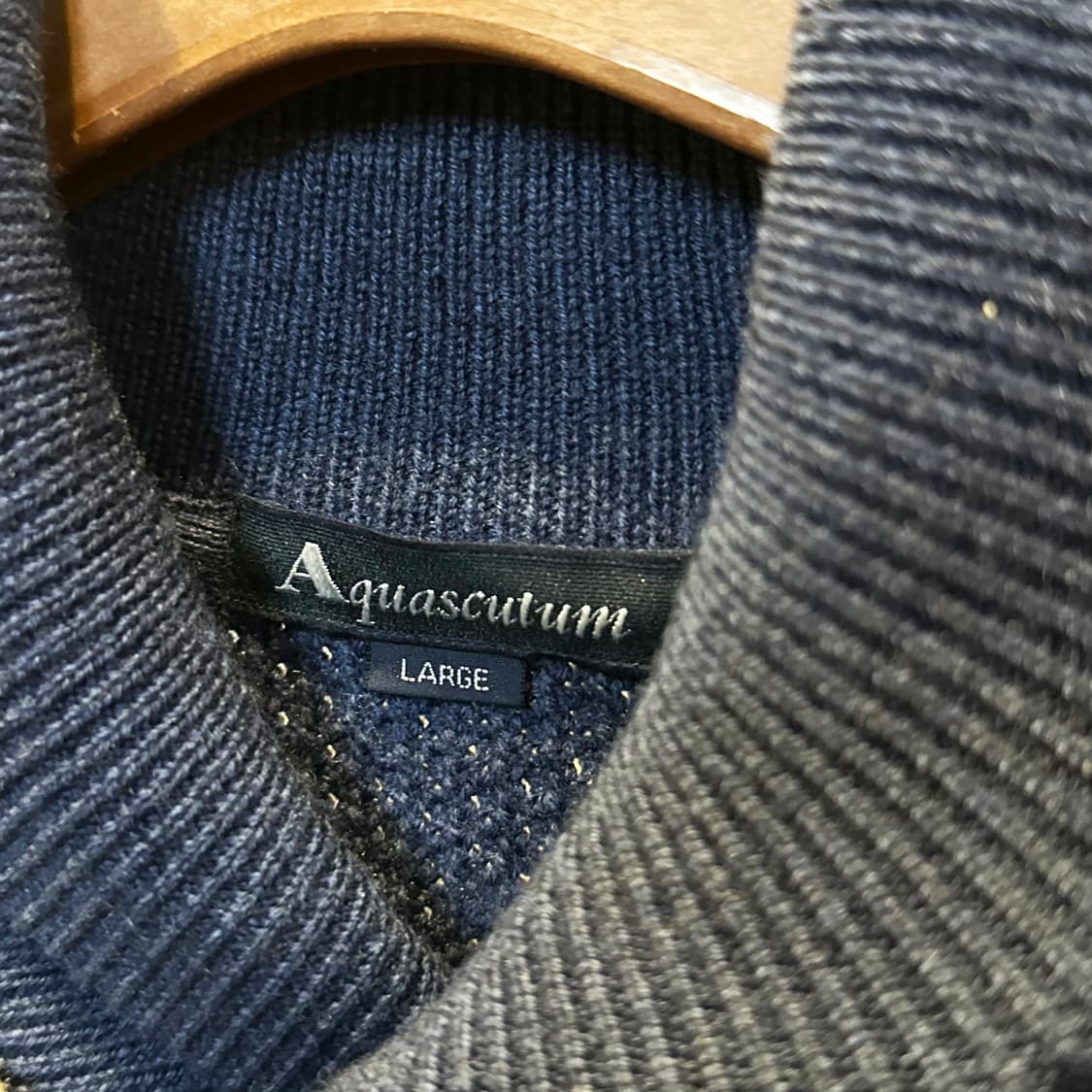 Aquascutum 아쿠아스큐텀 숄카라 울니트 와플텍스처 디테일 블루 상품이미지6